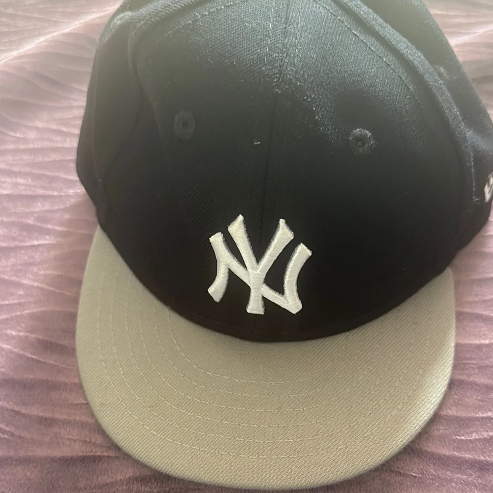 New Era Black and Gray Snapback Hat